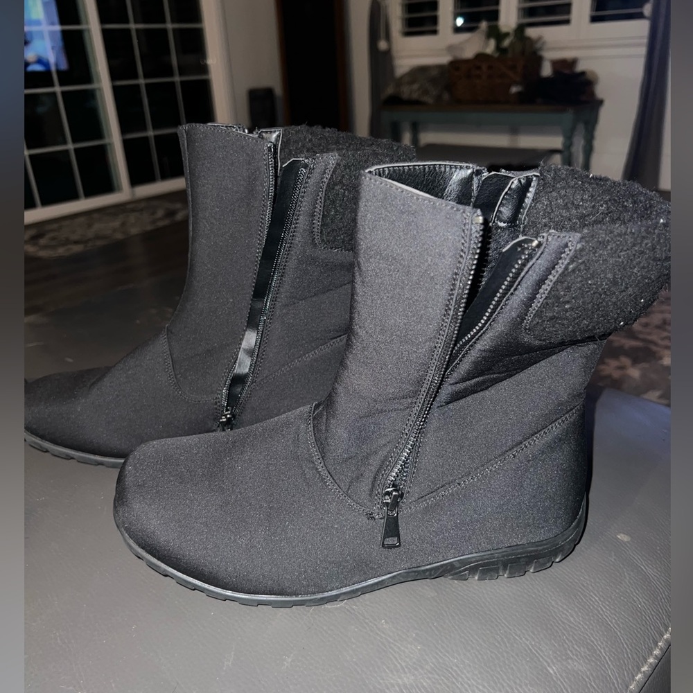 Propet Women's Dani Mid black boot, size 11